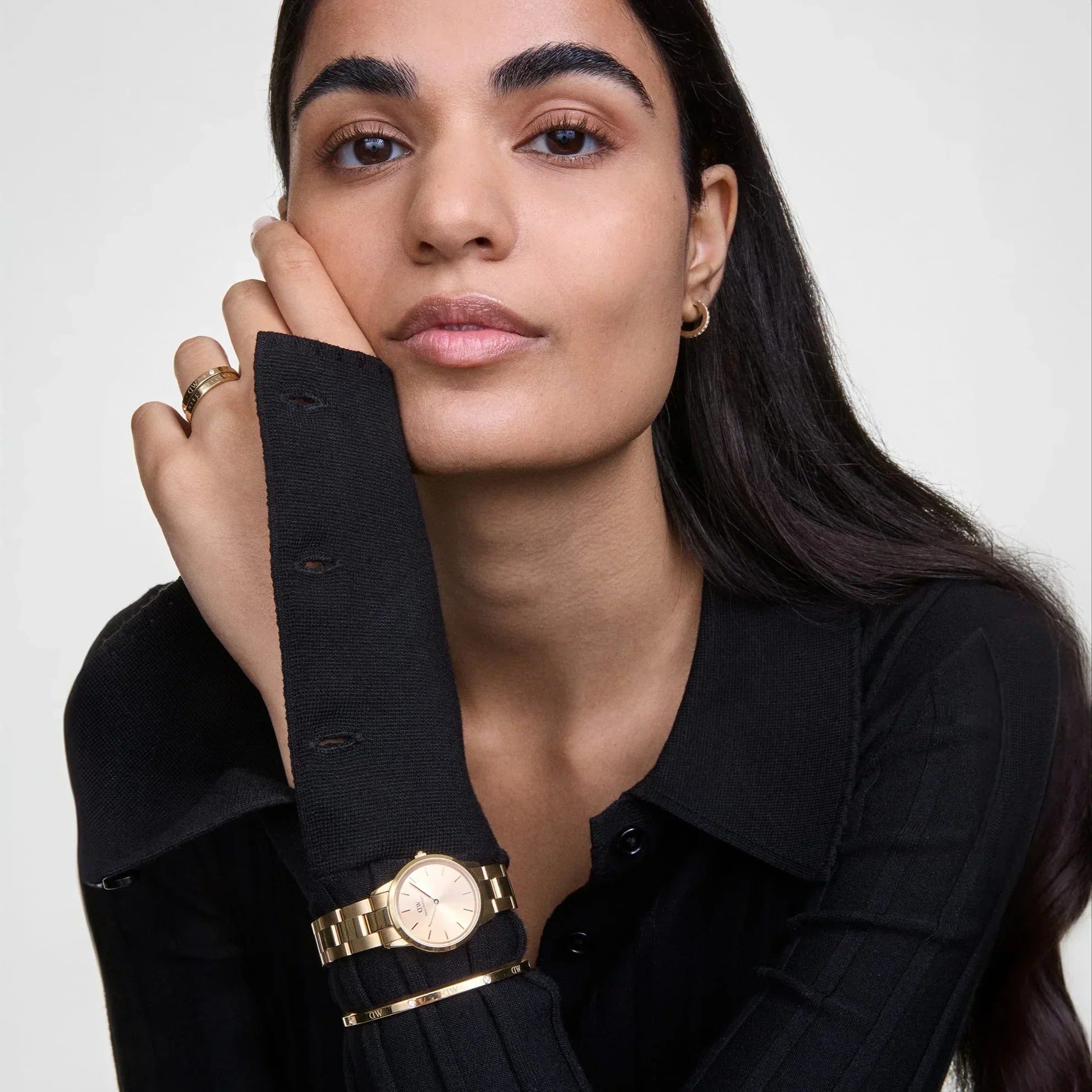 how to wear a watch with a dress shirt How to Wear an Apple Watch with a Suit