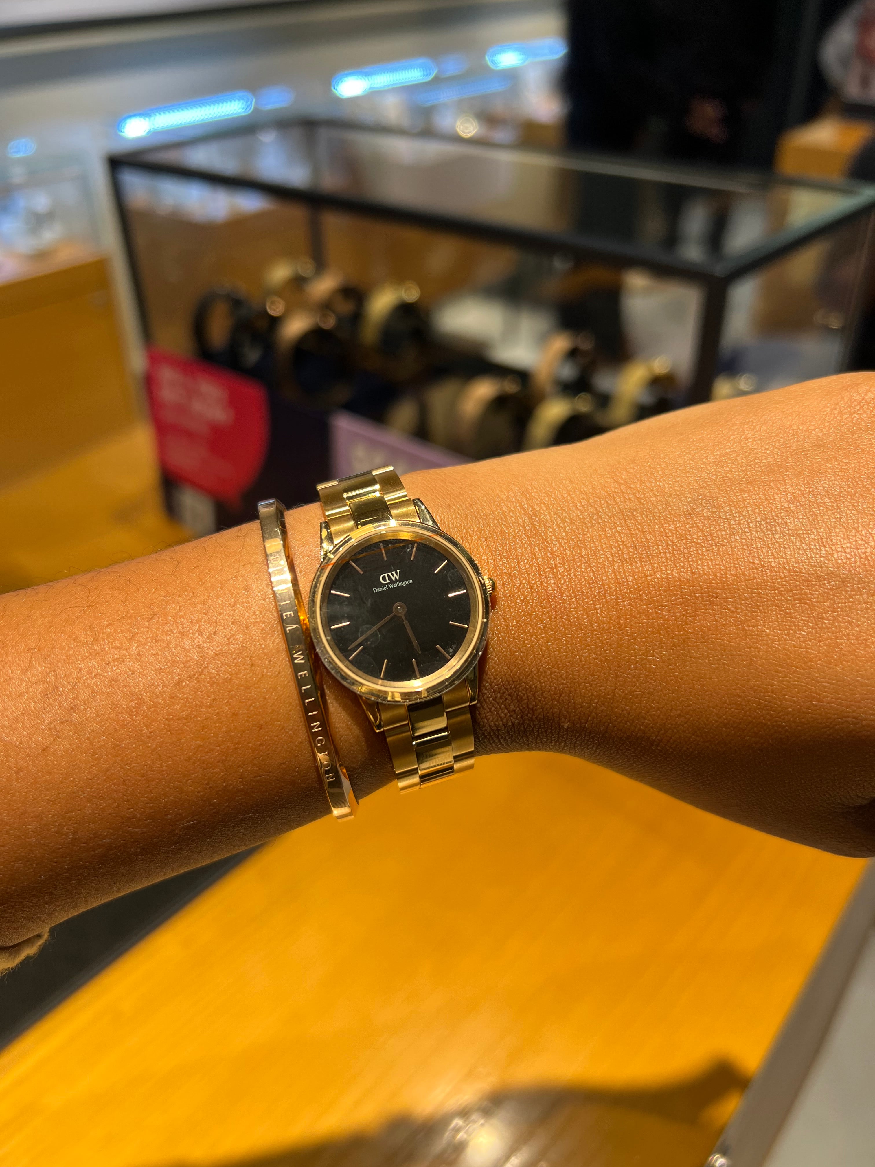 Iconic Link - Silver watch with Black dial 36mm | DW